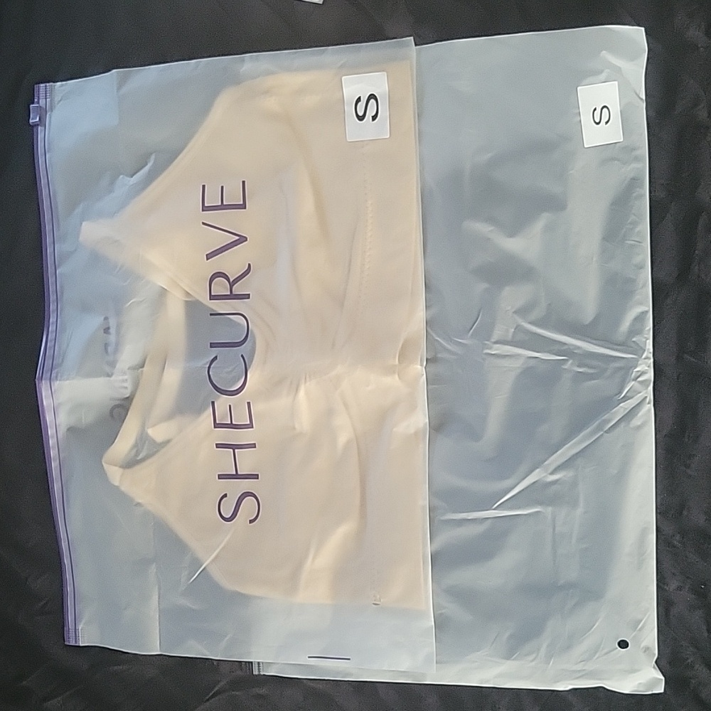 Bras! Internet viral